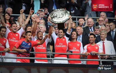 熊猫体育动态-德容一脚踢碎摄像头